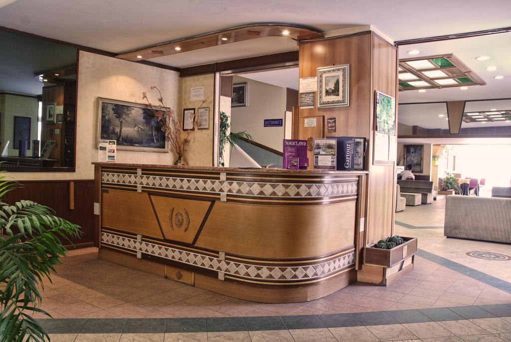 Hotel Scacciapensieri Nettuno Luaran gambar