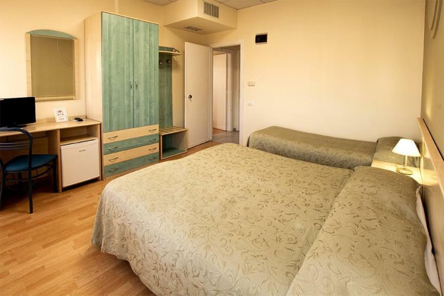 Hotel Scacciapensieri Nettuno Luaran gambar
