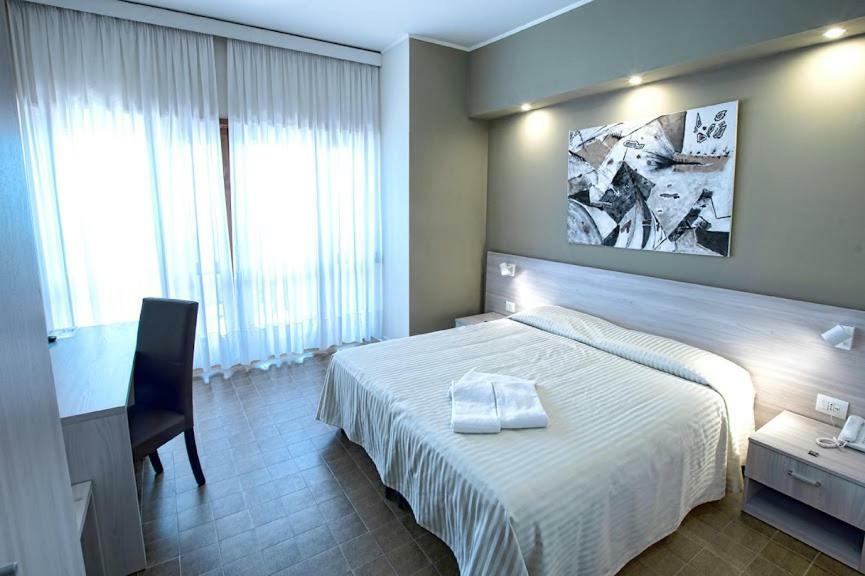 Hotel Scacciapensieri Nettuno Luaran gambar