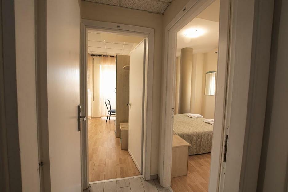 Hotel Scacciapensieri Nettuno Luaran gambar