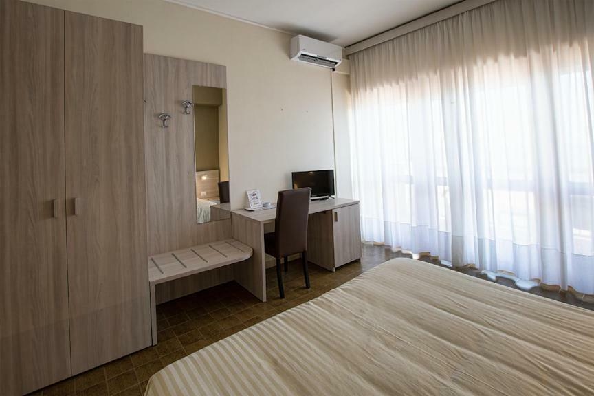 Hotel Scacciapensieri Nettuno Luaran gambar
