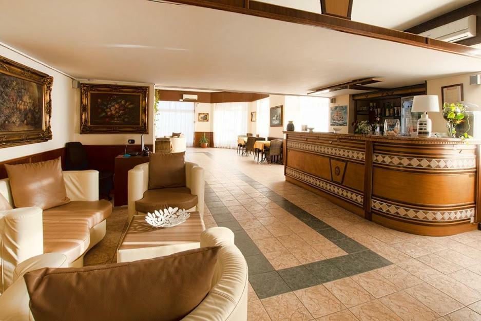 Hotel Scacciapensieri Nettuno Luaran gambar