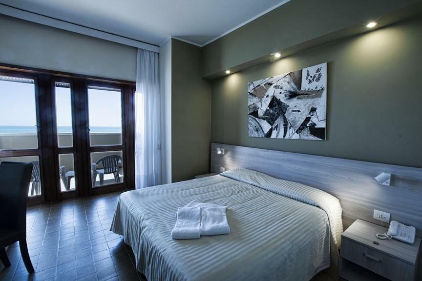 Hotel Scacciapensieri Nettuno Luaran gambar