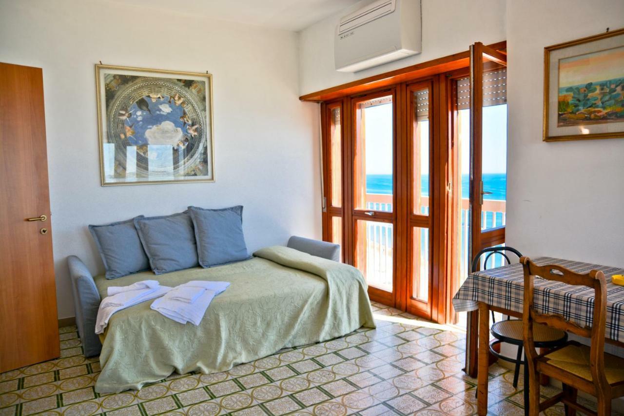 Hotel Scacciapensieri Nettuno Luaran gambar